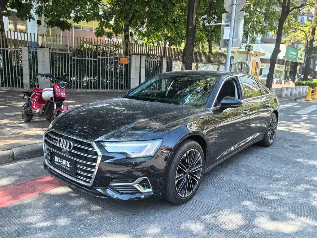 Audi A6L — фото 1