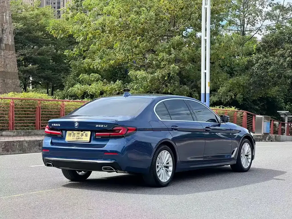BMW 5 Series — фото 5