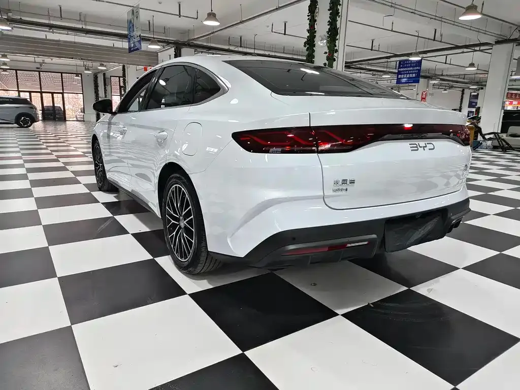 BYD Qin L — фото 6