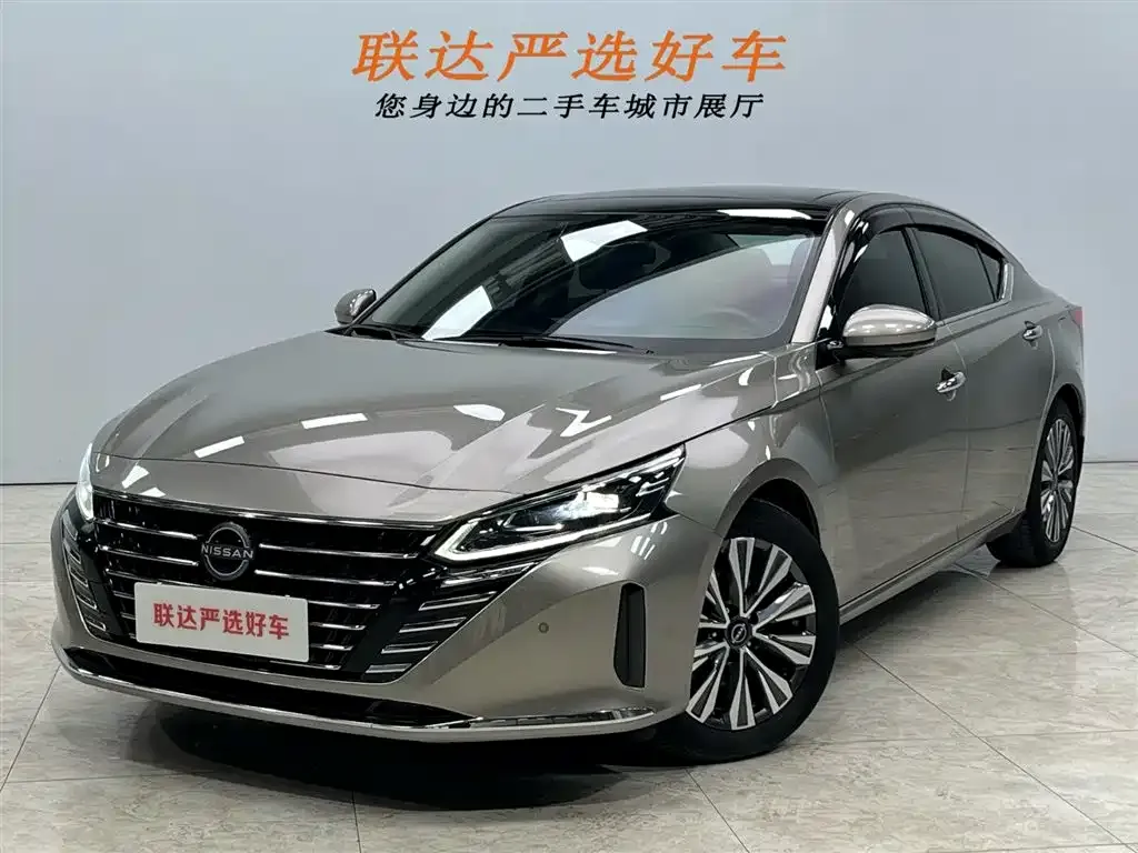 Nissan Teana — фото 1