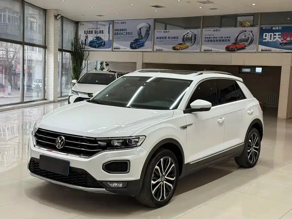 Volkswagen T-Roc — фото 1