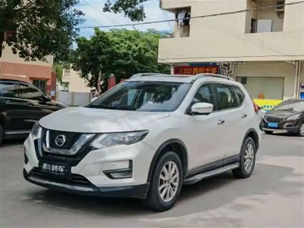 Nissan X-Trail — фото 1