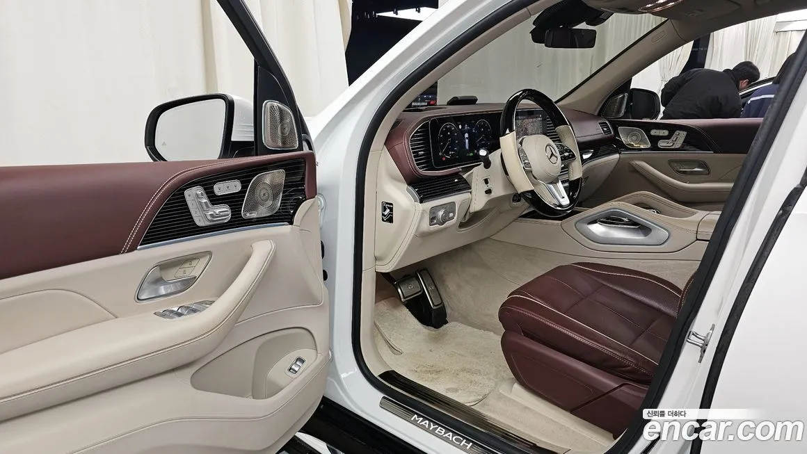 Mercedes-Benz GLS-Class — фото 10