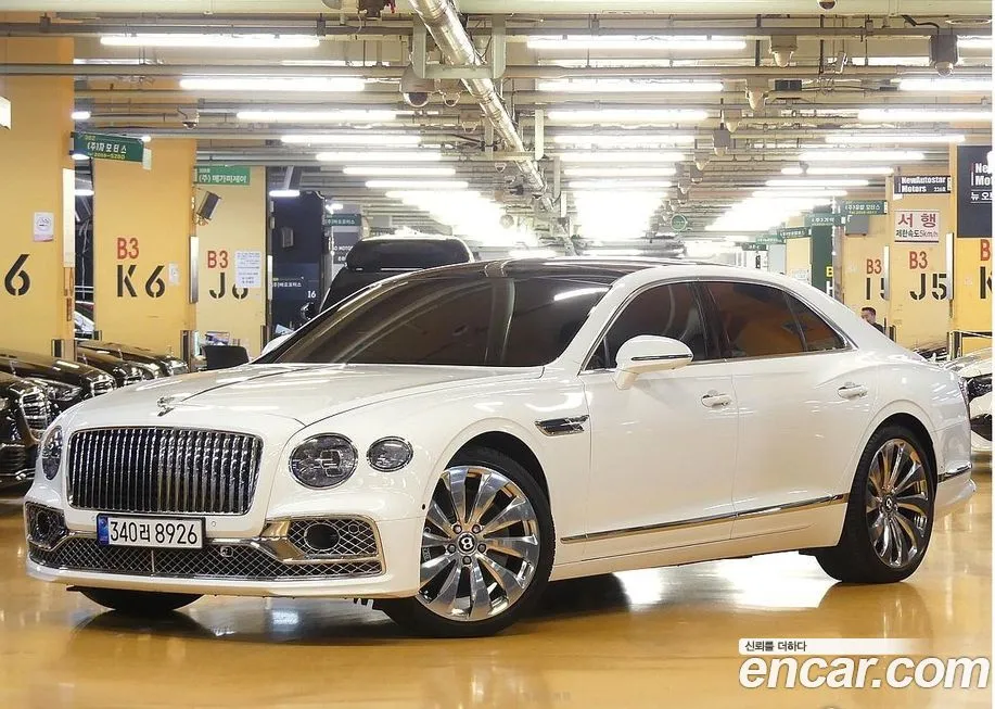 Bentley Flying Spur — фото 1
