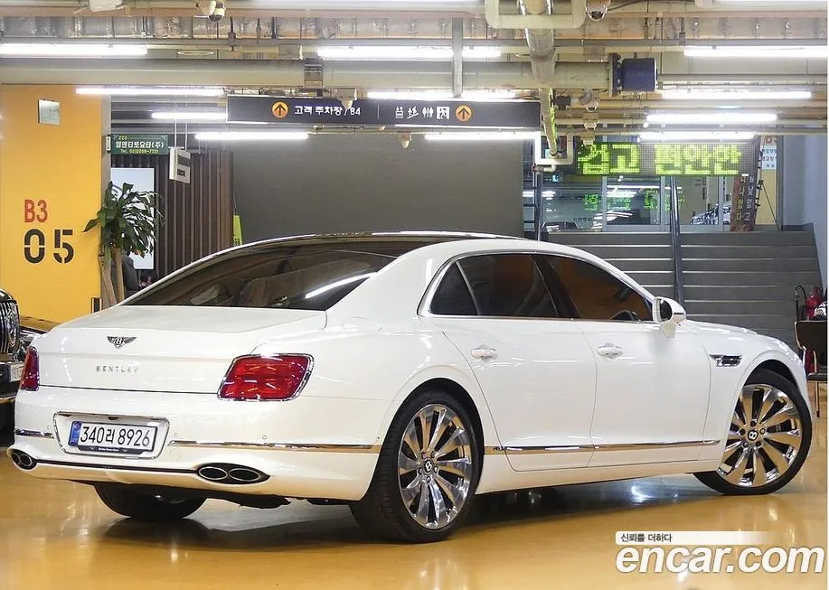Bentley Flying Spur — фото 2