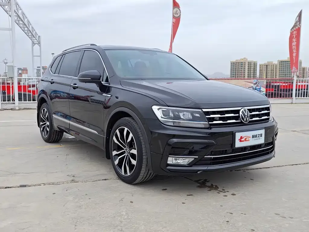 Volkswagen Tiguan L — фото 3