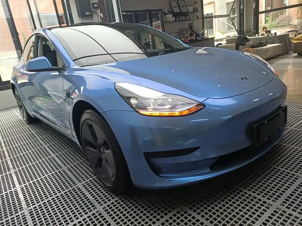Tesla Model 3 — фото 4