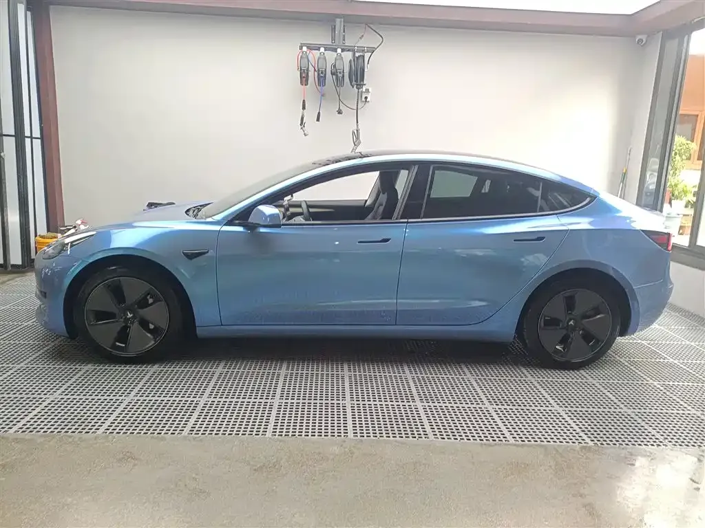 Tesla Model 3 — фото 5