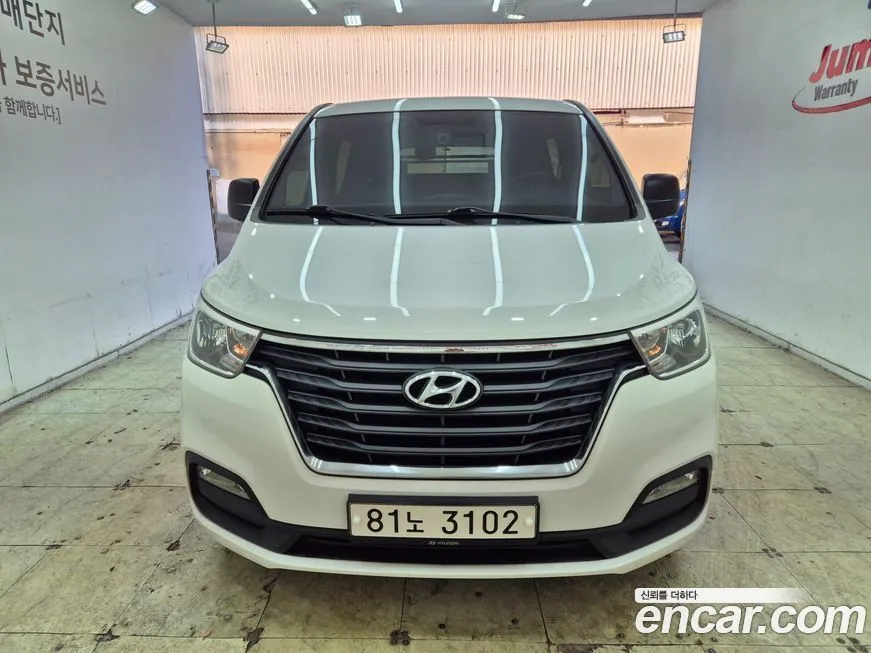 Hyundai Starex — фото 1