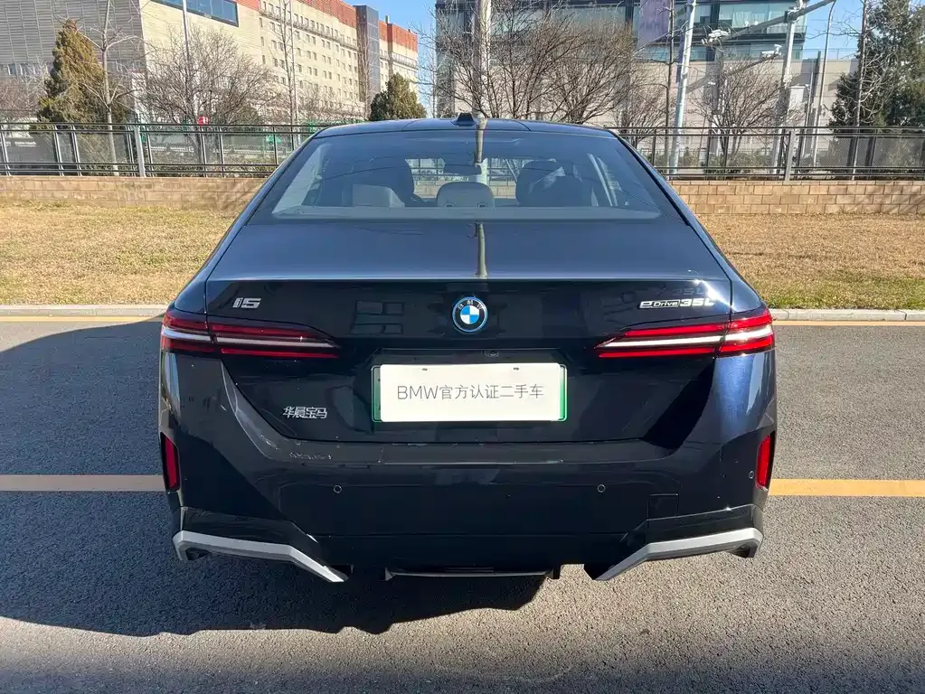 BMW i5 — фото 6