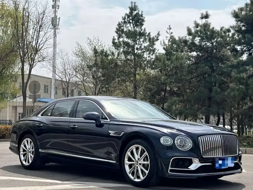 Bentley Flying Spur — фото 2