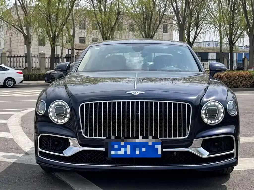Bentley Flying Spur — фото 4