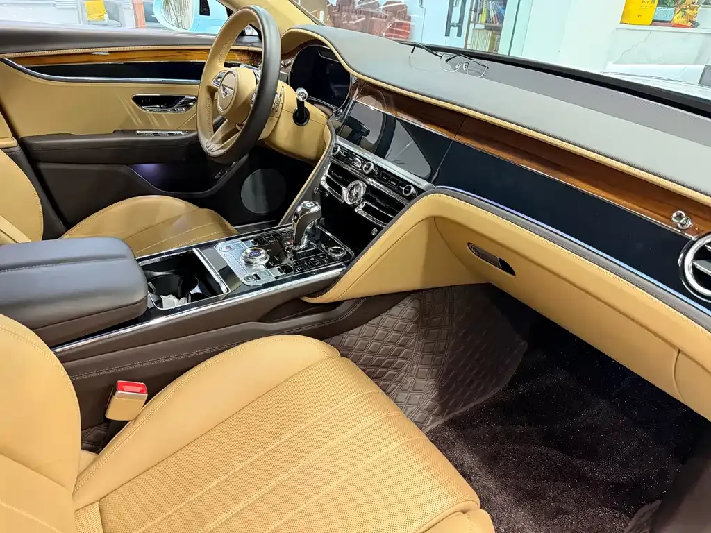 Bentley Flying Spur — фото 6