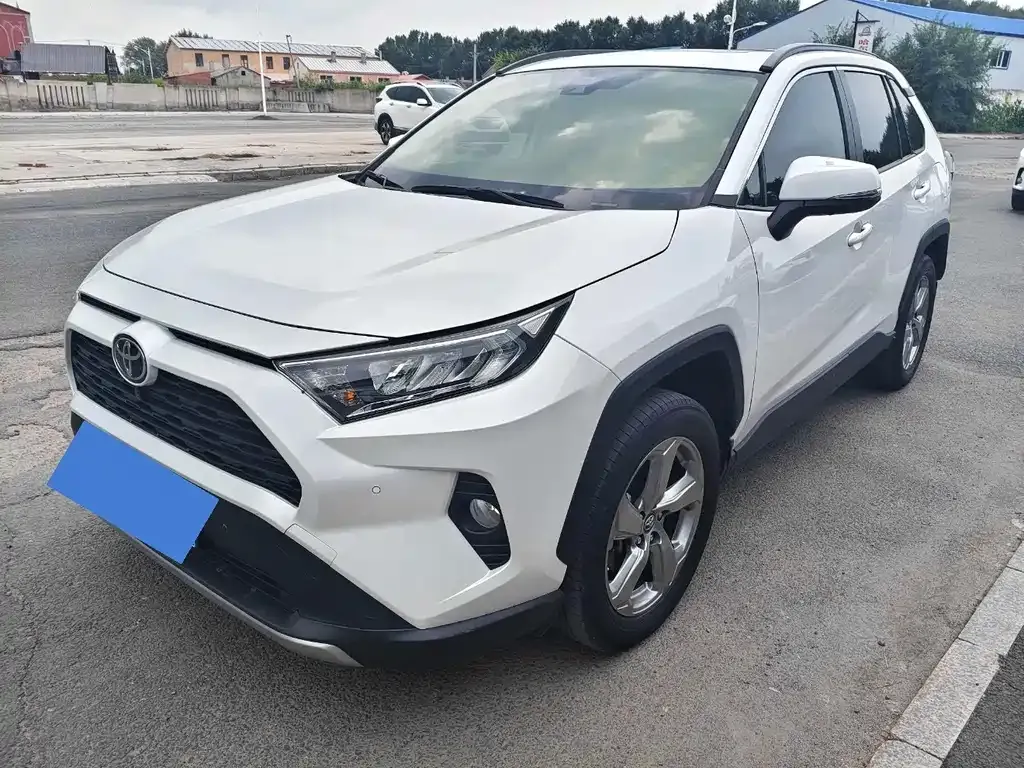 Toyota RAV4 — фото 4