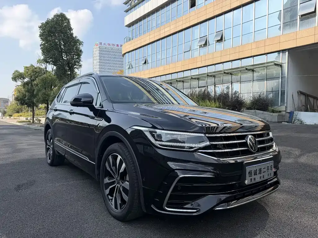 Volkswagen Tiguan L — фото 3
