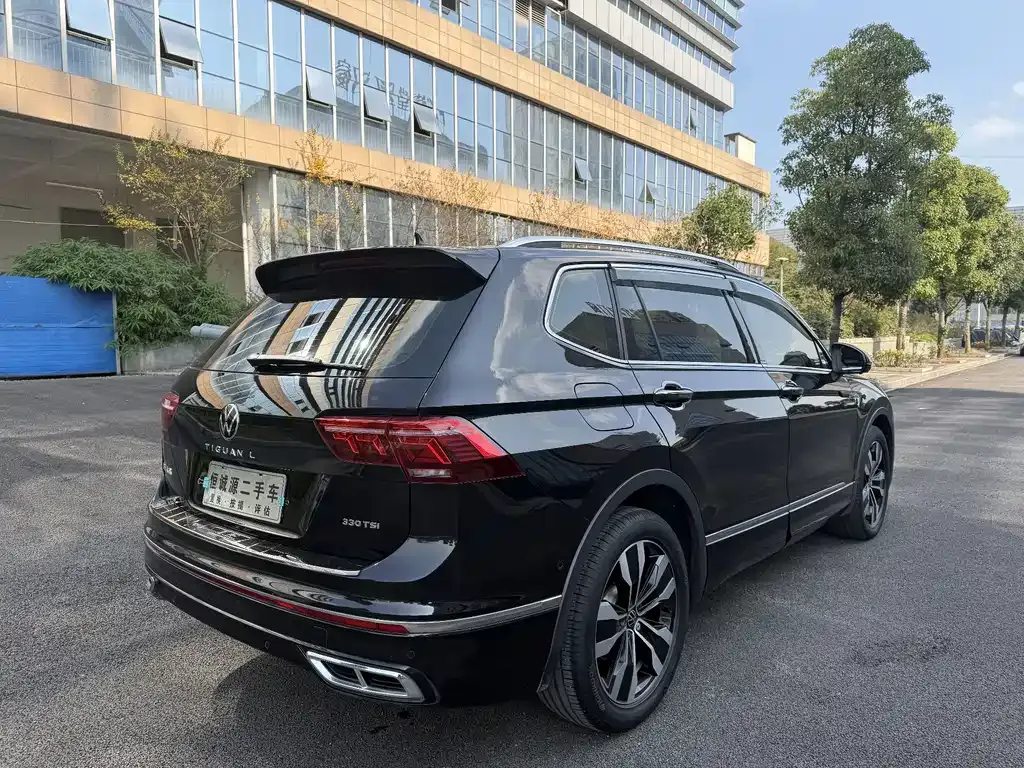 Volkswagen Tiguan L — фото 6