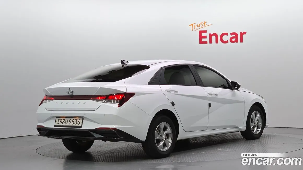 Hyundai AVANTE — фото 2