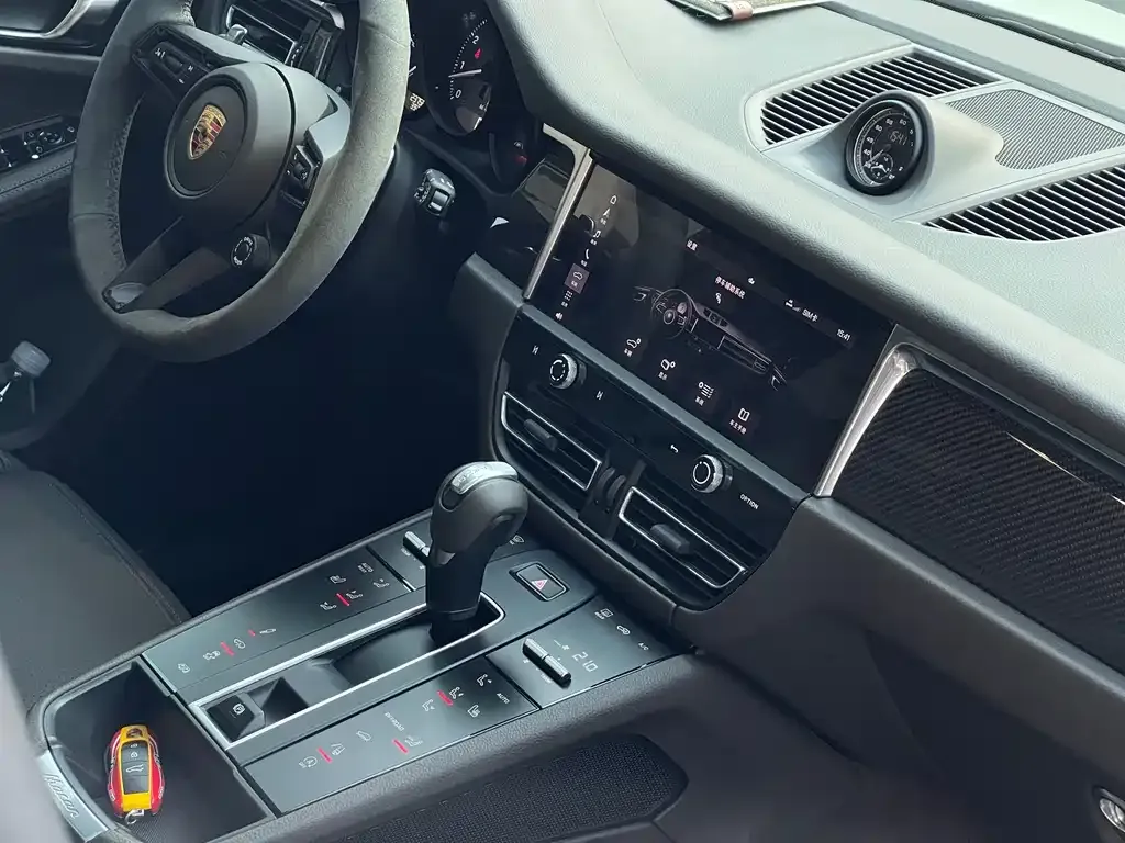 Porsche Macan — фото 8