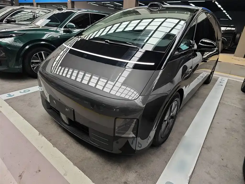 Li Auto MEGA — фото 1