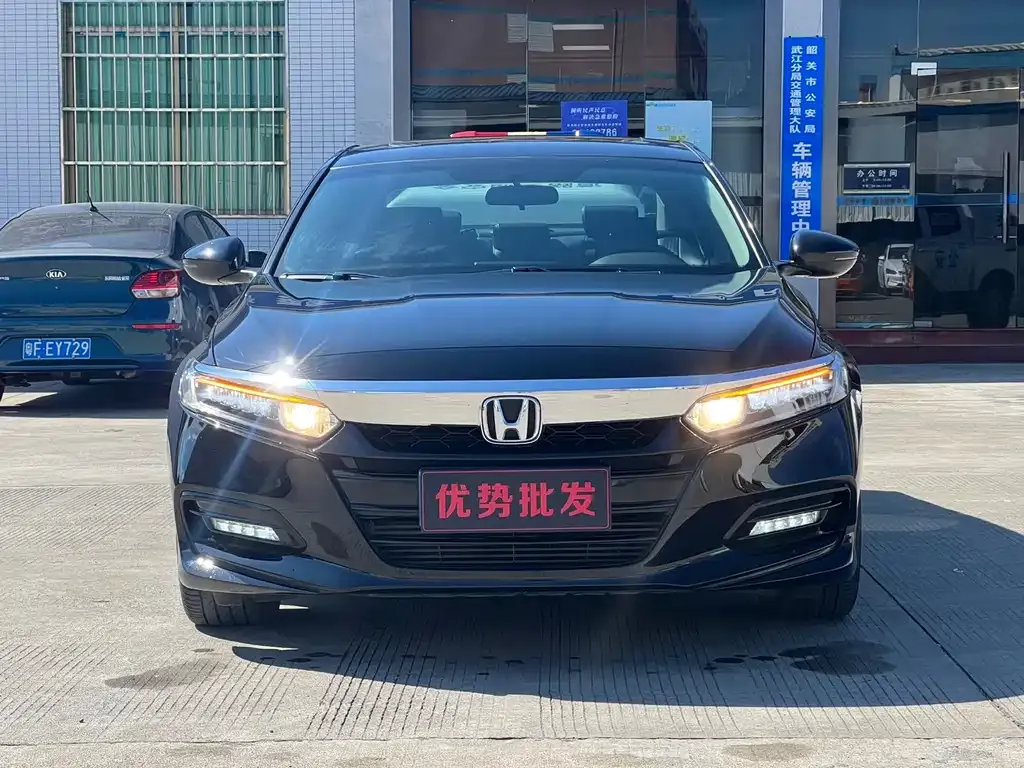Honda Accord — фото 2