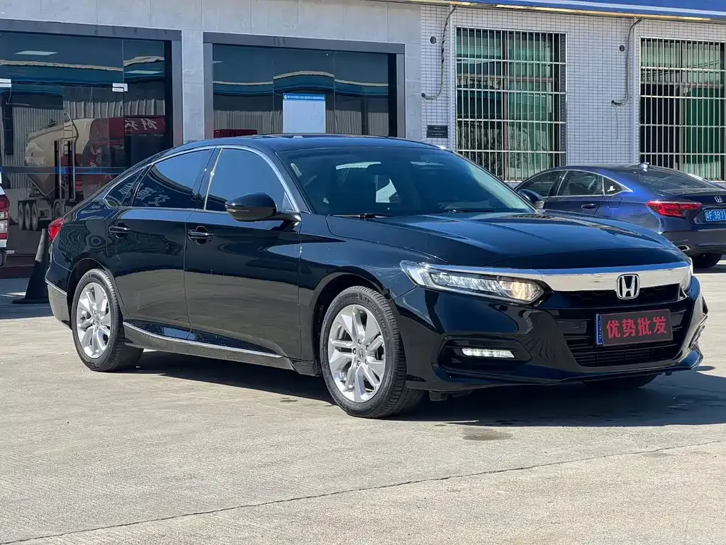 Honda Accord — фото 3
