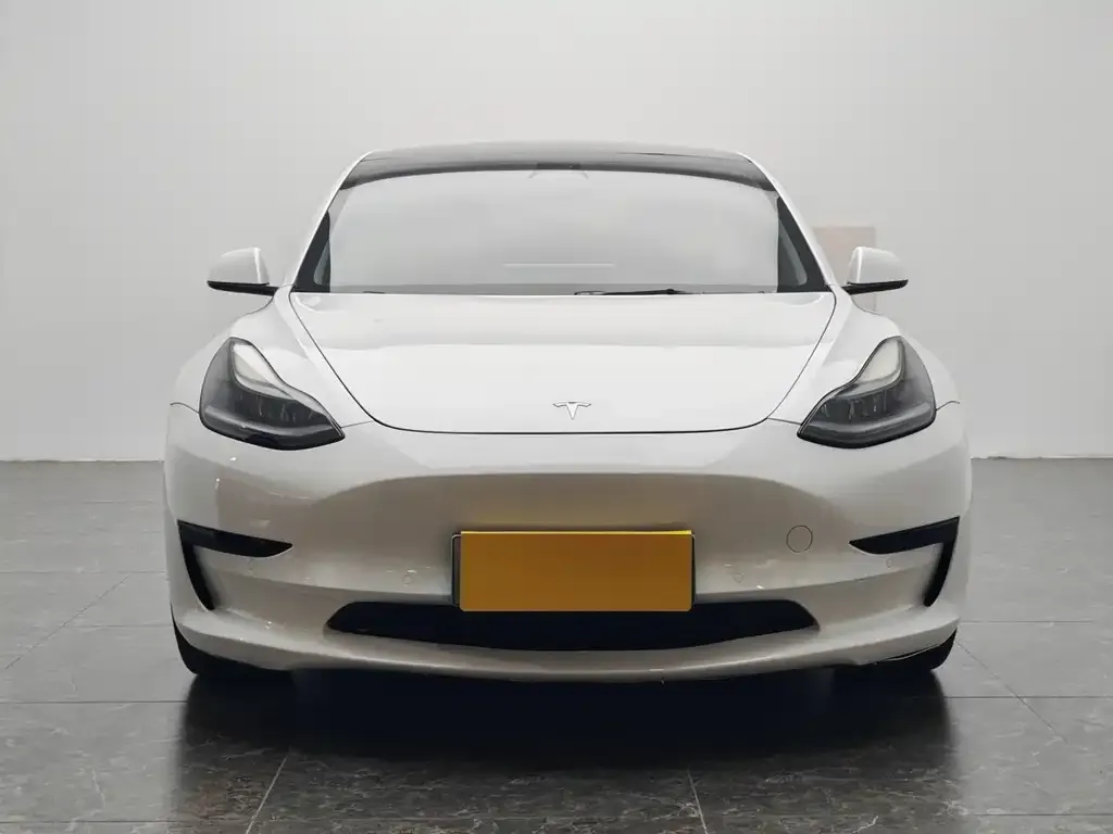 Tesla Model 3 — фото 5