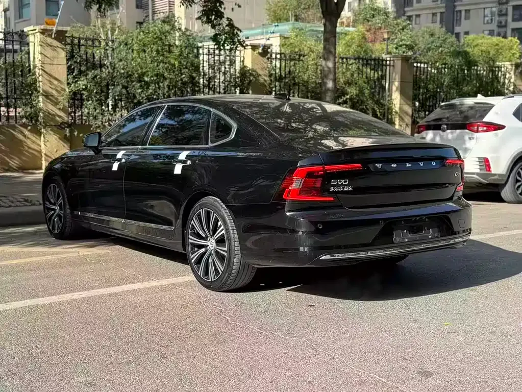 Volvo S90 — фото 9