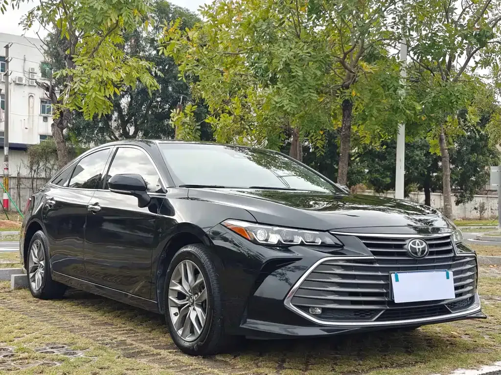 Toyota Avalon — фото 2