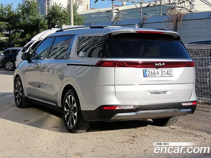 Kia Carnival — фото 2
