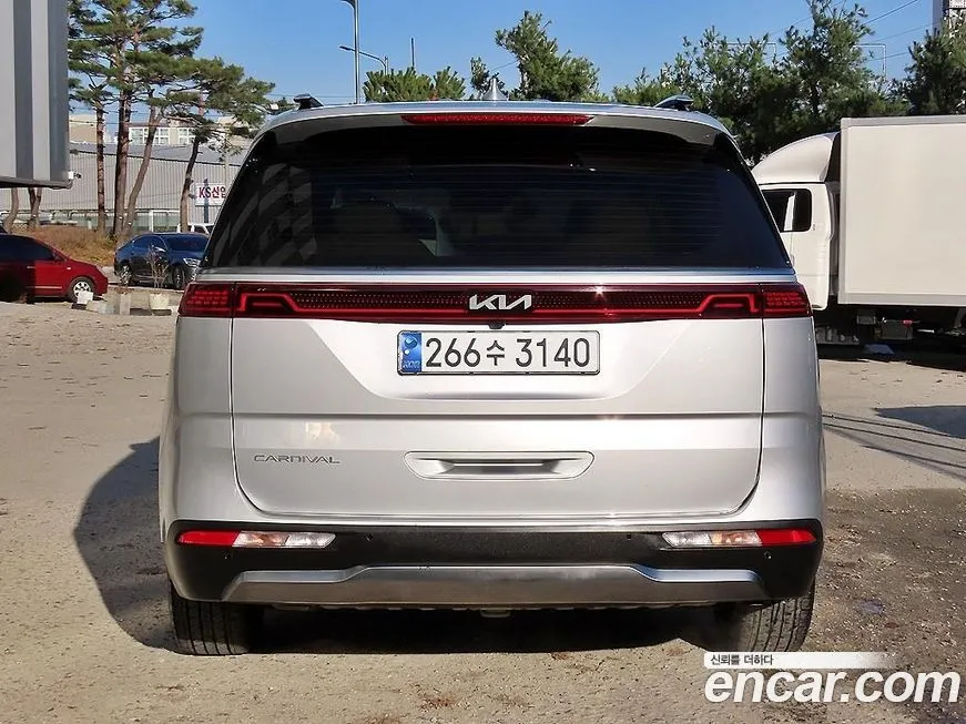 Kia Carnival — фото 4