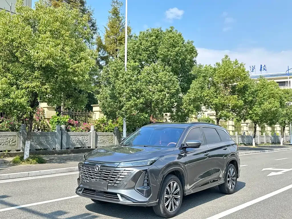 Changan CS75PLUS — фото 1