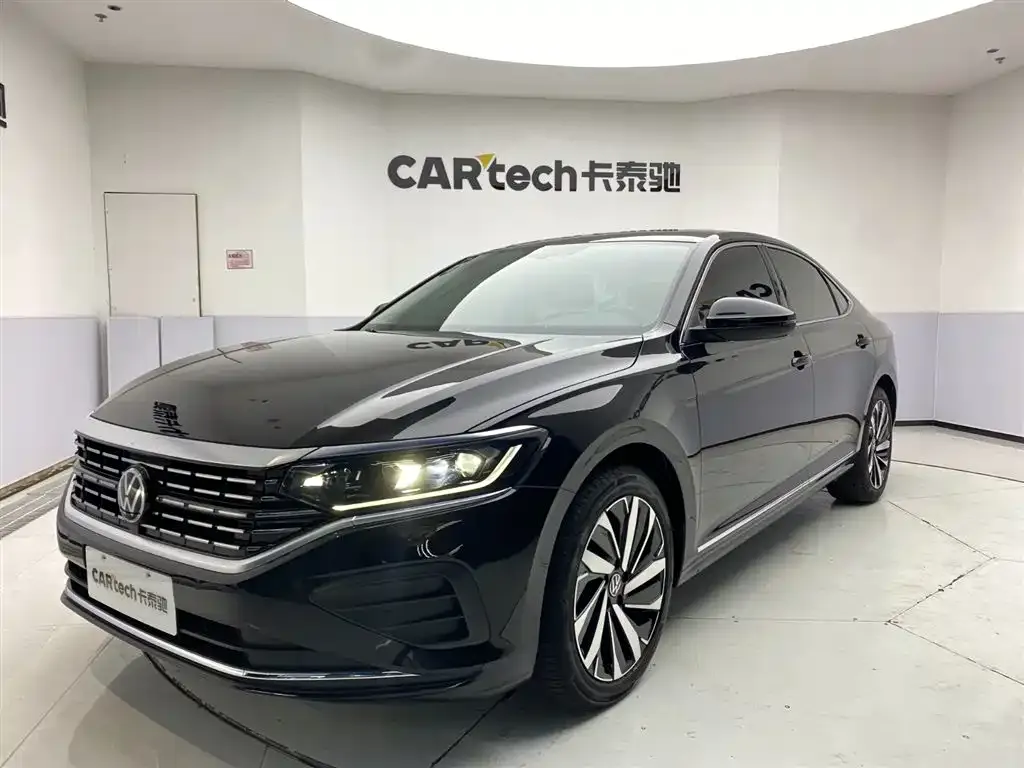 Volkswagen Passat — фото 1