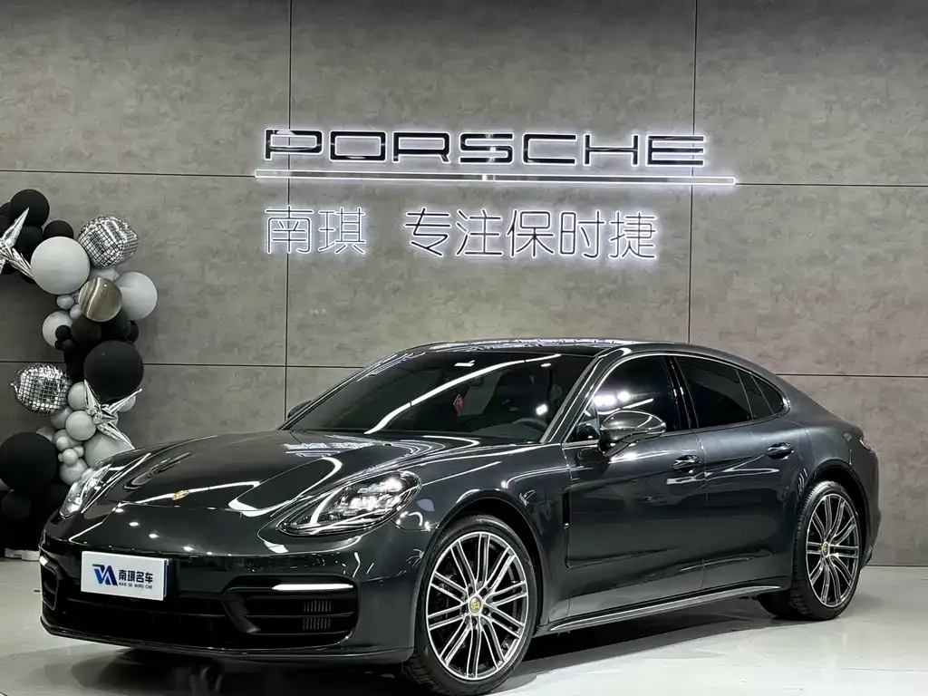 Porsche Panamera — фото 1