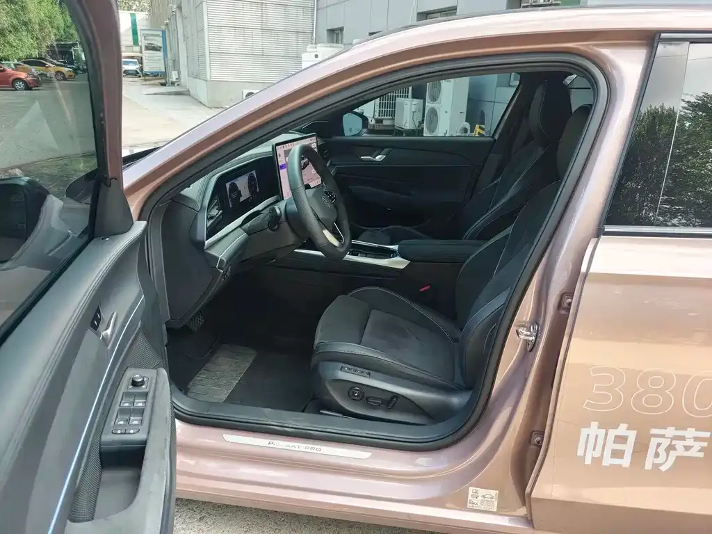 Volkswagen Passat — фото 6