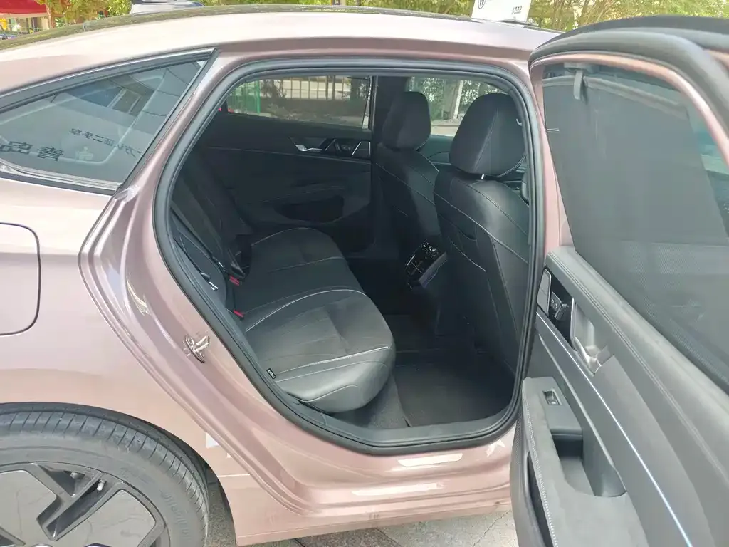 Volkswagen Passat — фото 8