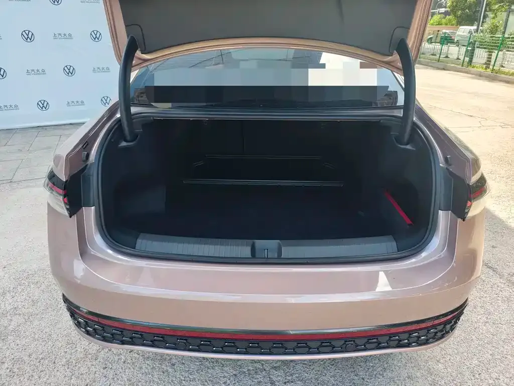 Volkswagen Passat — фото 9