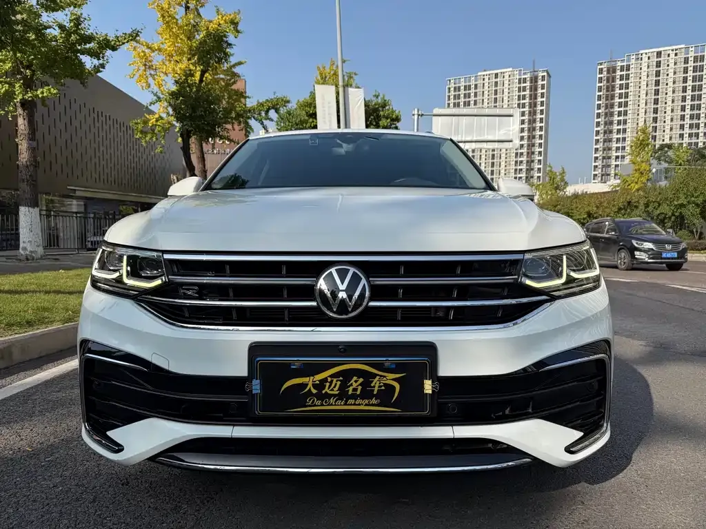 Volkswagen Tiguan L — фото 2