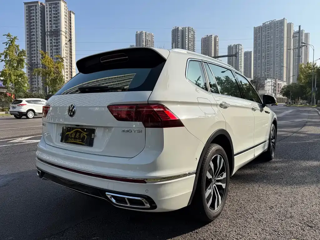 Volkswagen Tiguan L — фото 4