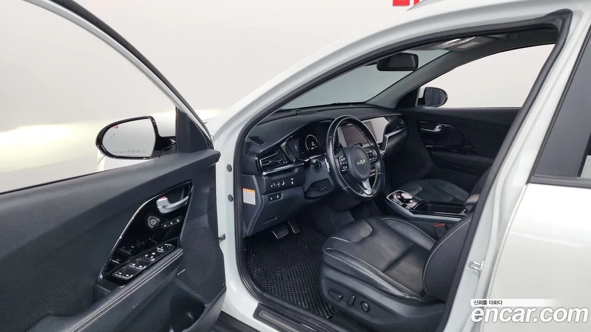 Kia Niro — фото 10