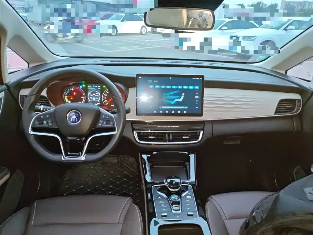 BYD MAX New Energy — фото 10