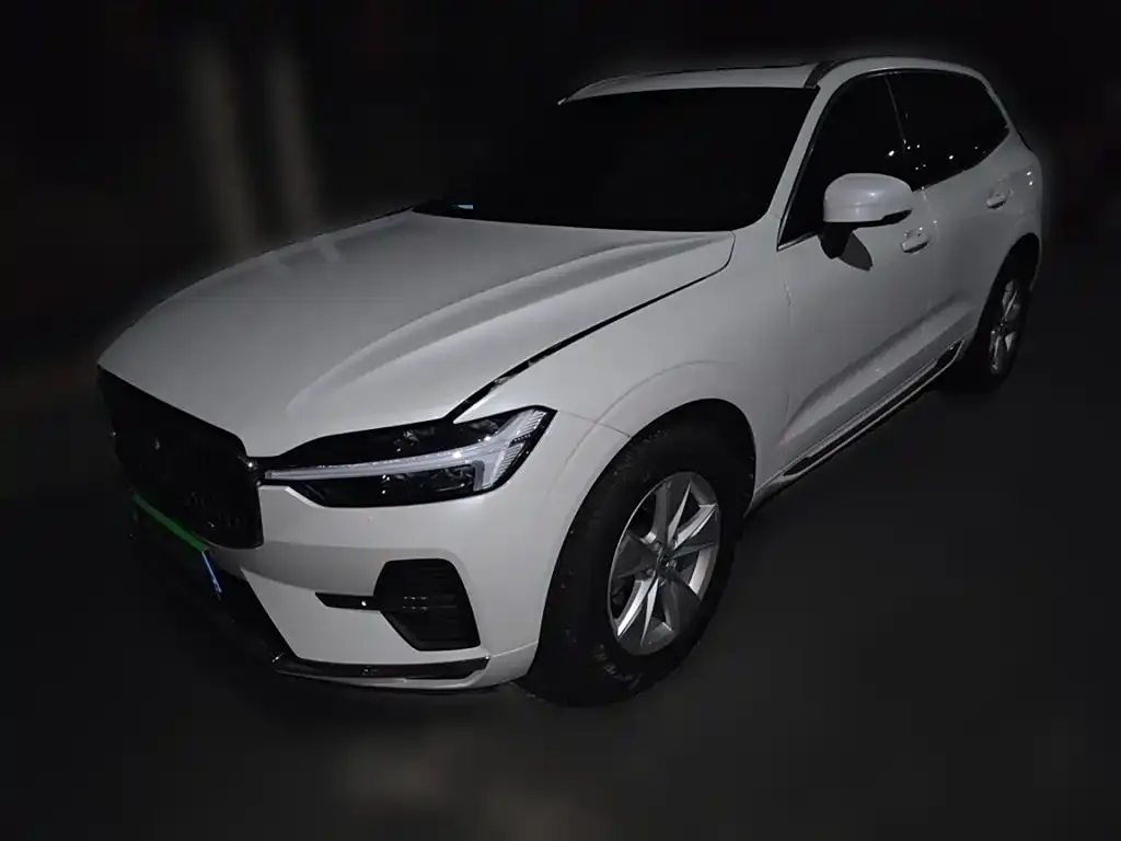 Volvo XC60 — фото 1