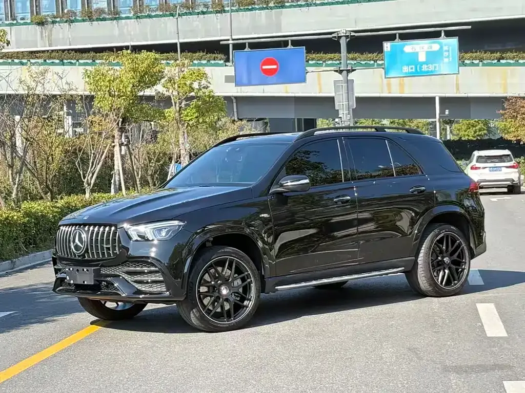 Mercedes-Benz GLE AMG — фото 1