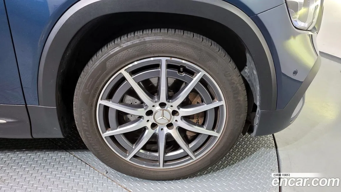 Mercedes-Benz GLB-Class — фото 5