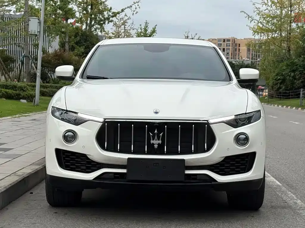 Maserati Levante — фото 2