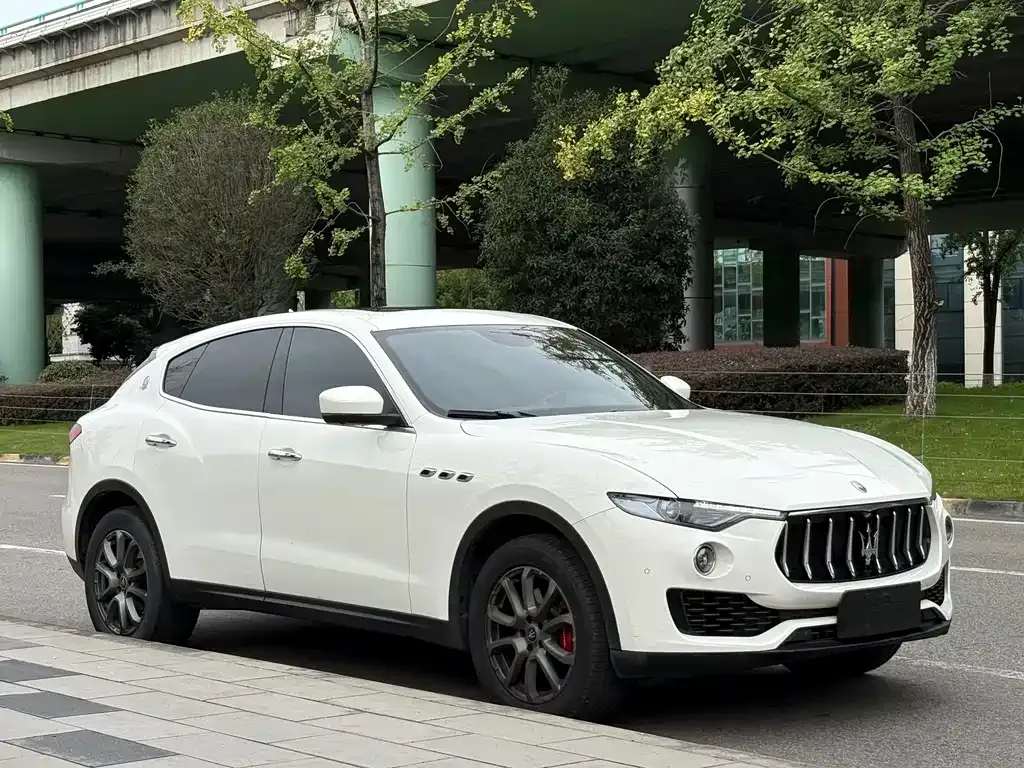 Maserati Levante — фото 3