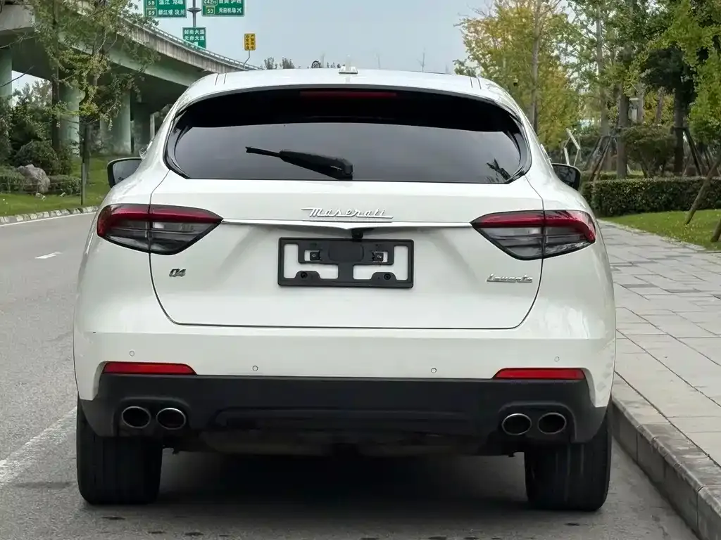 Maserati Levante — фото 6