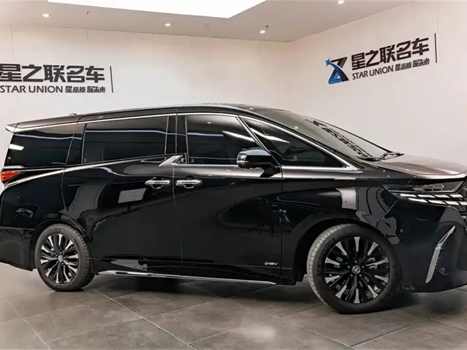 Toyota Alphard — фото 6