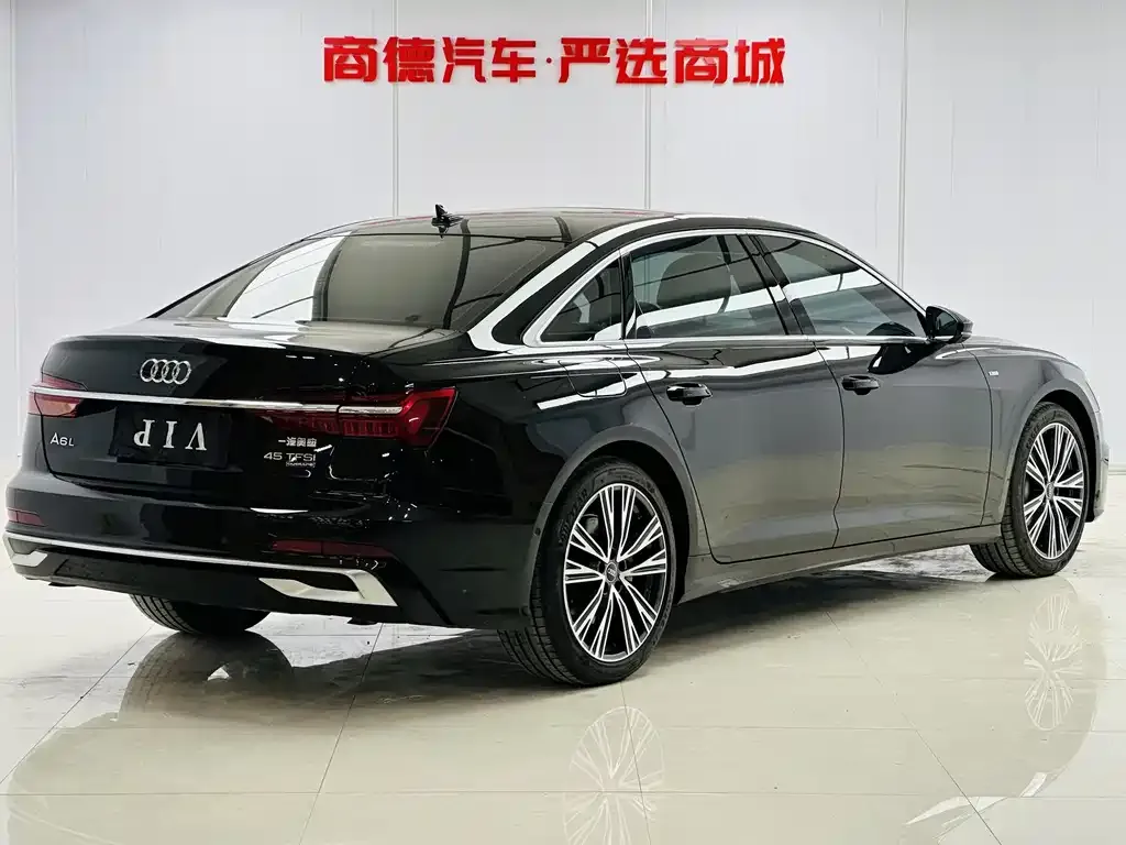 Audi A6L — фото 2