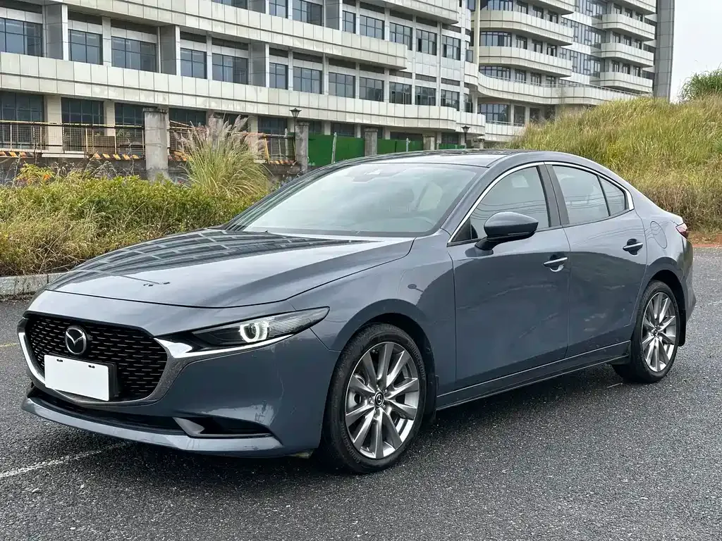 Mazda 3 Axela — фото 1