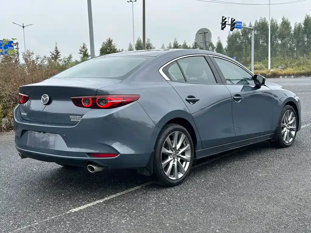 Mazda 3 Axela — фото 10